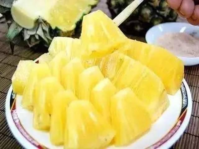 菠萝酱网红吃瓜,吃瓜群众的甜蜜诱惑